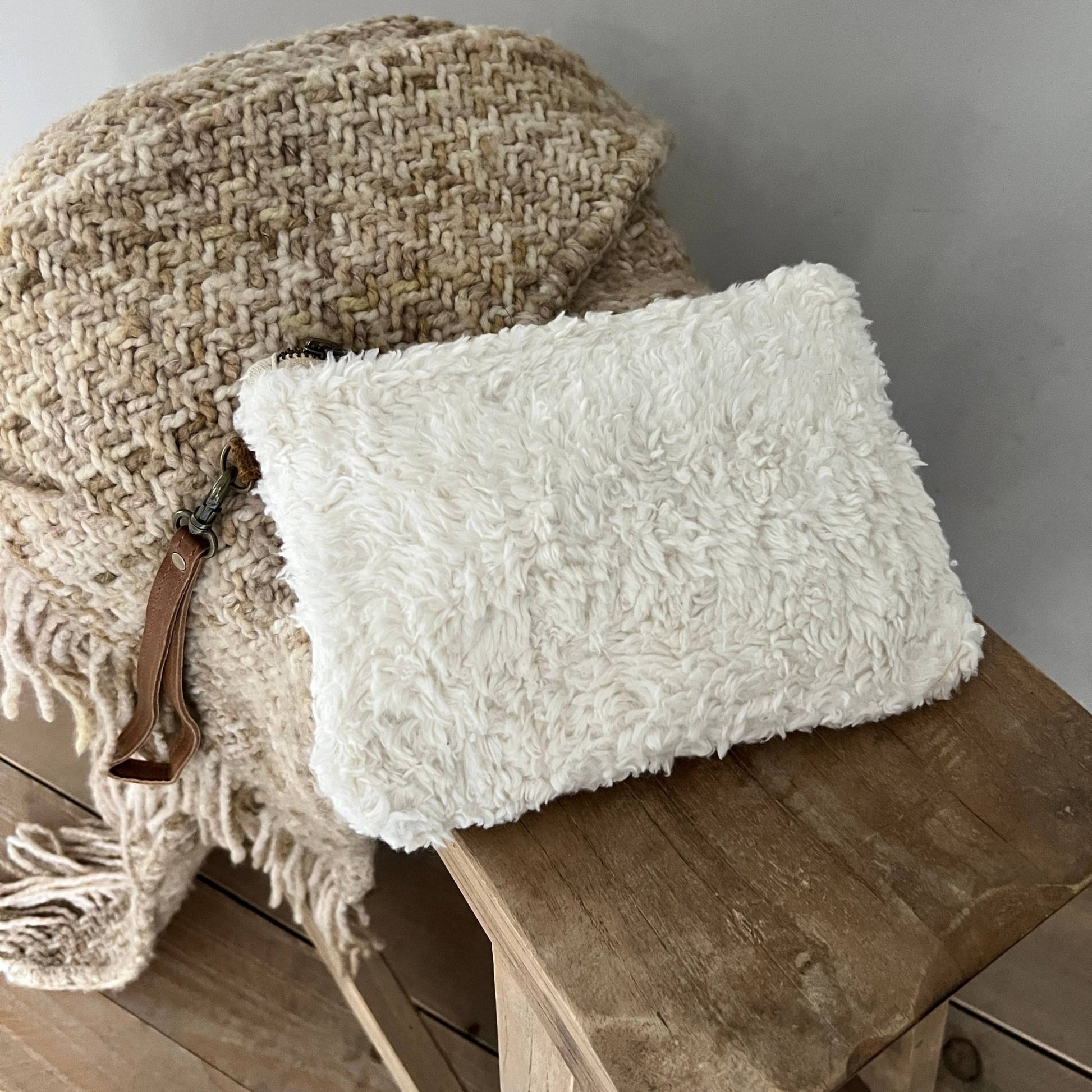 Teddy Clutch - Leke's